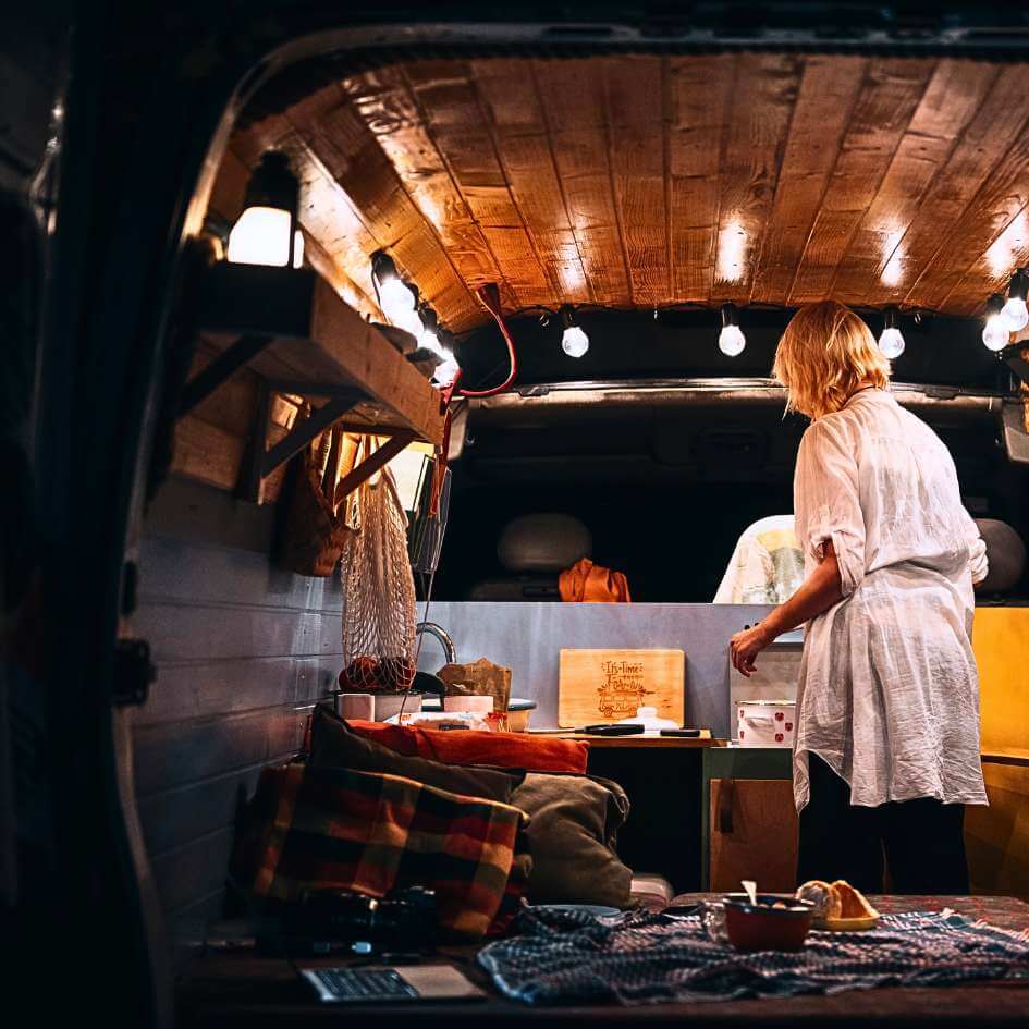 tipo de campamento en RV, VAN adapatada o camper